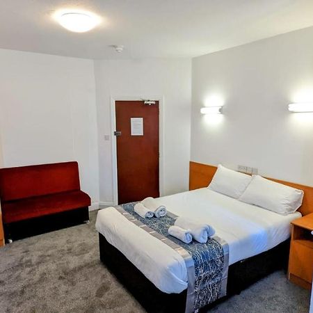 Sk Heathrow Hotel Hayes  Bagian luar foto