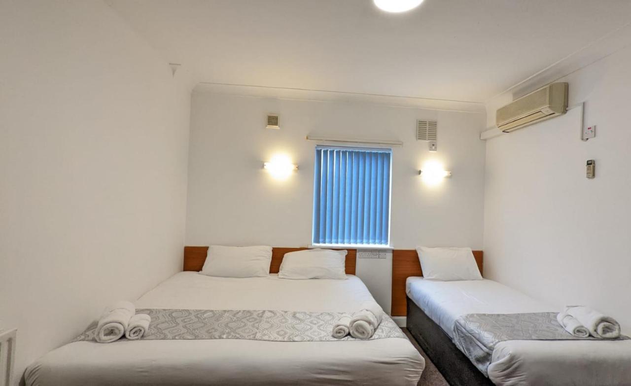 Sk Heathrow Hotel Hayes  Bagian luar foto