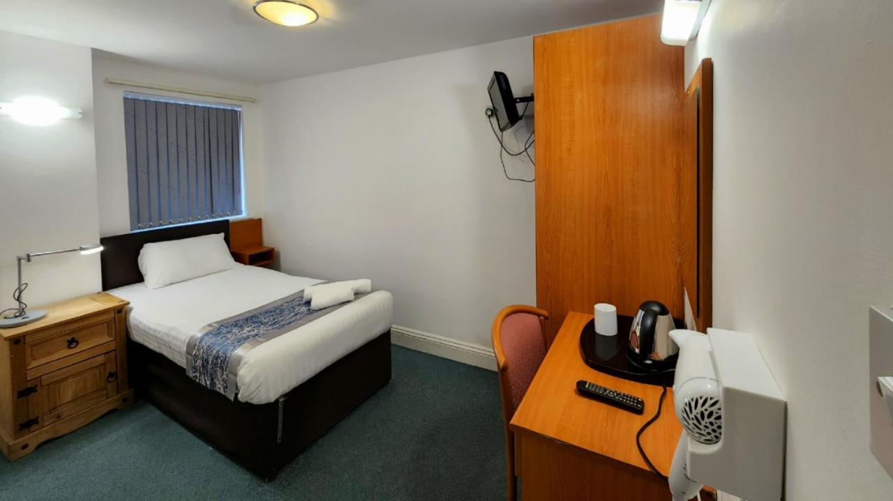 Sk Heathrow Hotel Hayes  Bagian luar foto