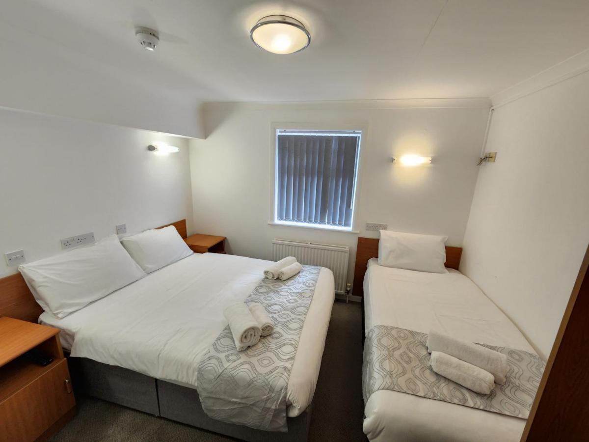Sk Heathrow Hotel Hayes  Bagian luar foto