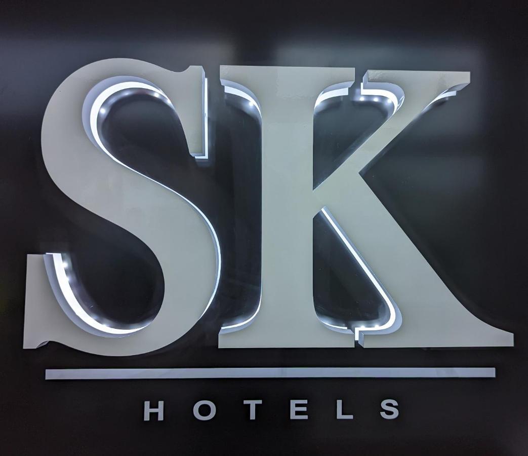 Sk Heathrow Hotel Hayes  Bagian luar foto