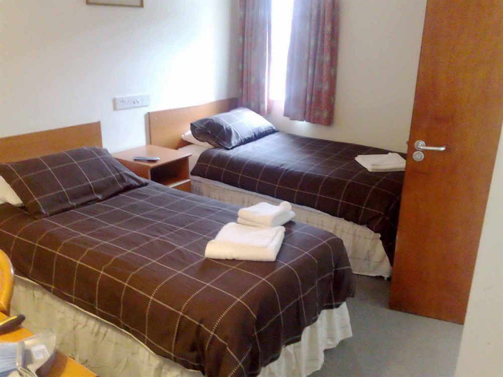 Sk Heathrow Hotel Hayes  Bagian luar foto