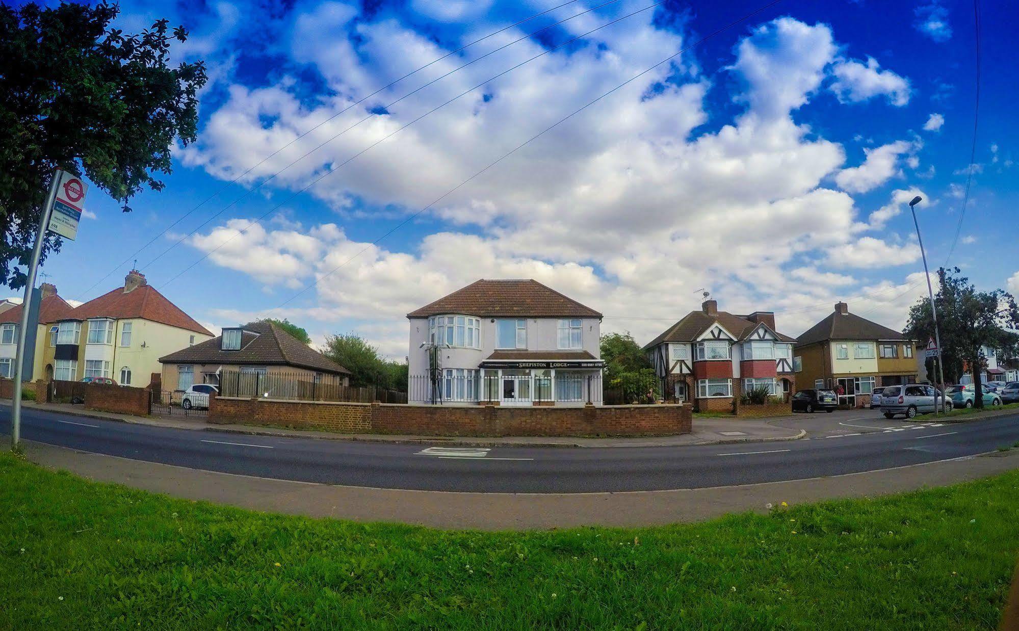 Sk Heathrow Hotel Hayes  Bagian luar foto